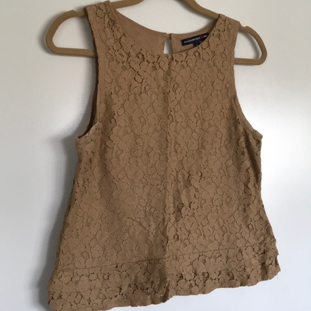 Like New! Lace crop top